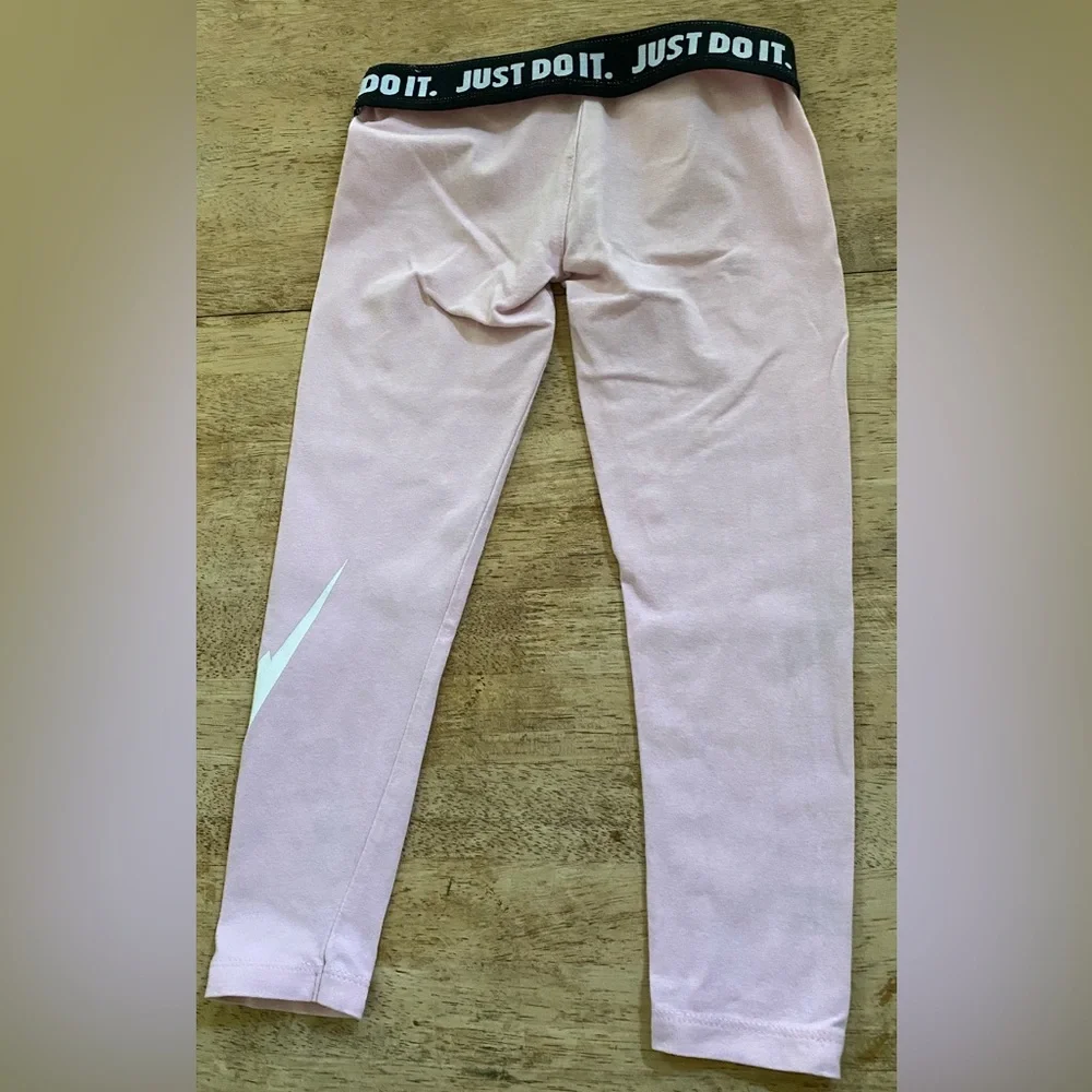 Nike Girls’ Sz‎ 5 Lt Pink Leg-A-See Logo Leggings